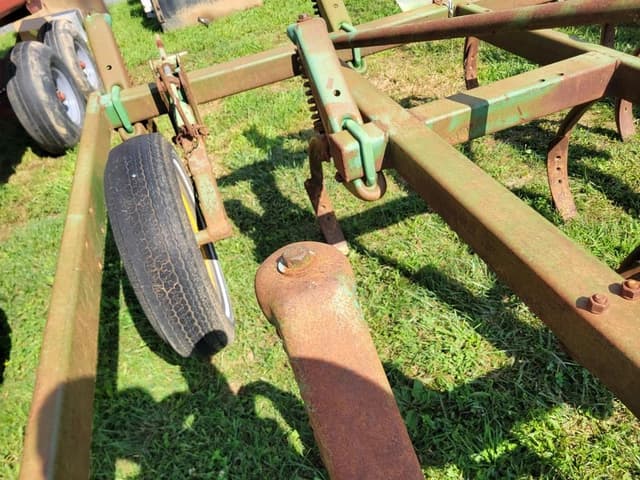 Image of John Deere 1610 equipment image 4