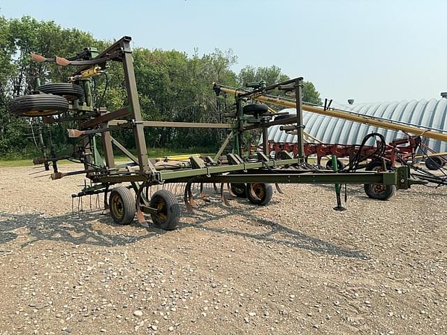 Image of John Deere 1610 equipment image 1