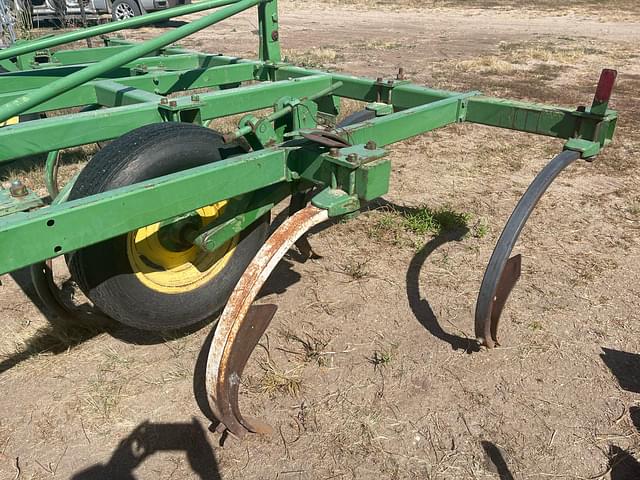 Image of John Deere 1610 equipment image 1