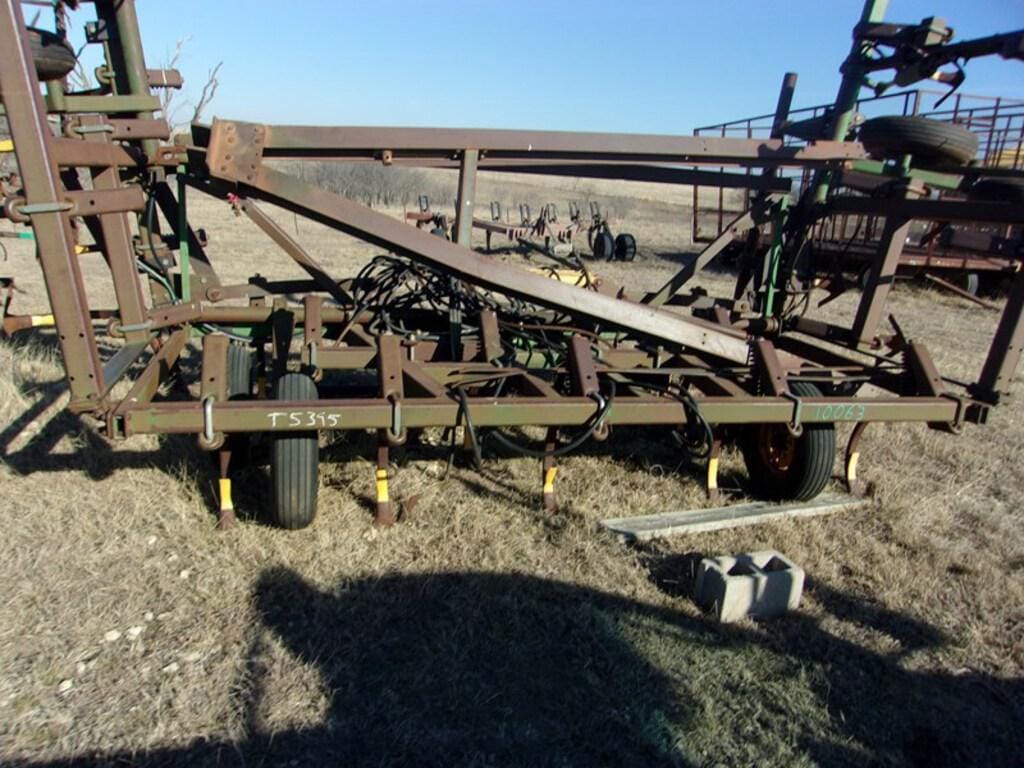 Main image John Deere 1610