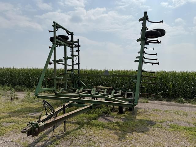 Image of John Deere 1610 equipment image 2