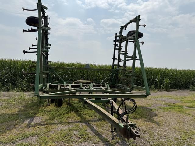 Image of John Deere 1610 equipment image 4