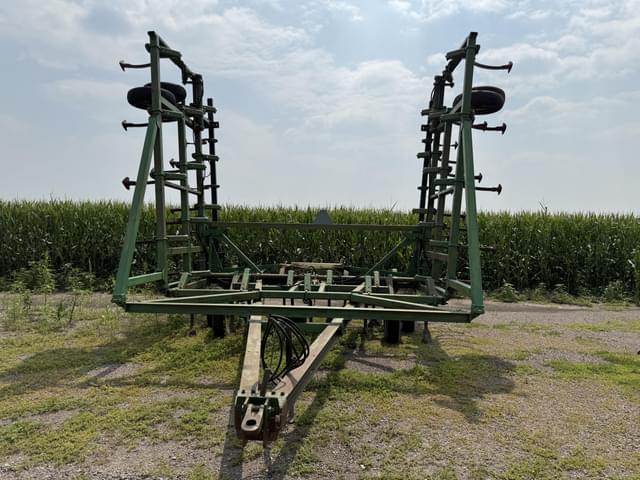 Image of John Deere 1610 equipment image 3
