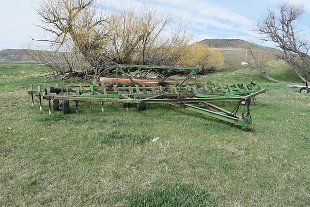 Image of John Deere 1610 equipment image 1