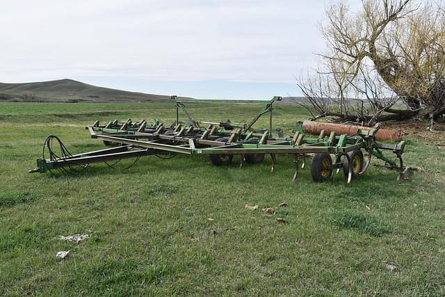 Image of John Deere 1610 equipment image 3