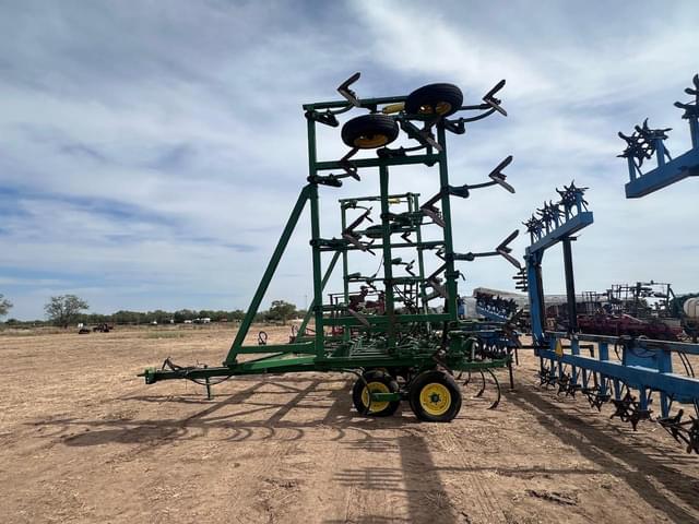 Image of John Deere 1610 equipment image 4