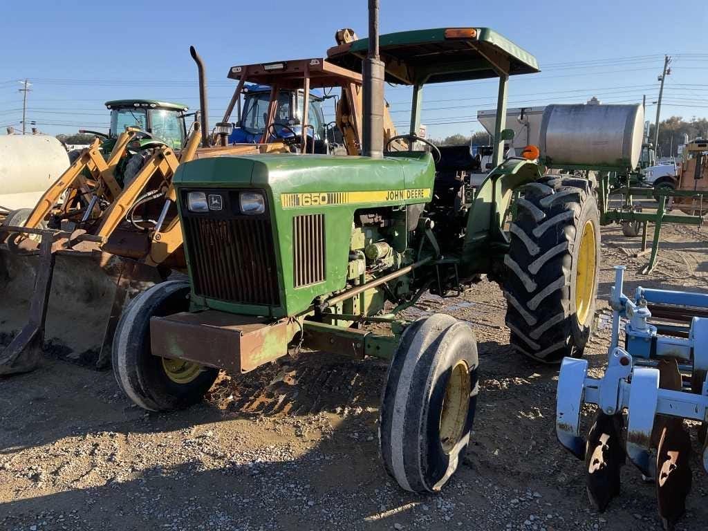 John Deere 1650 Equipment Image0