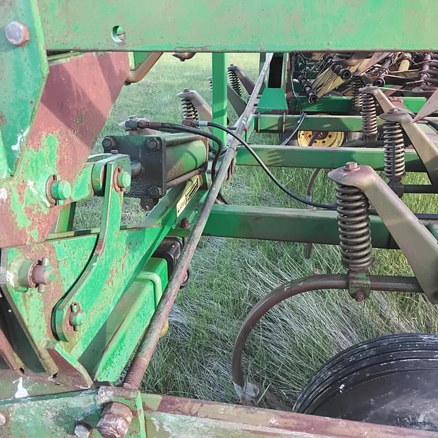Image of John Deere 1650 equipment image 4