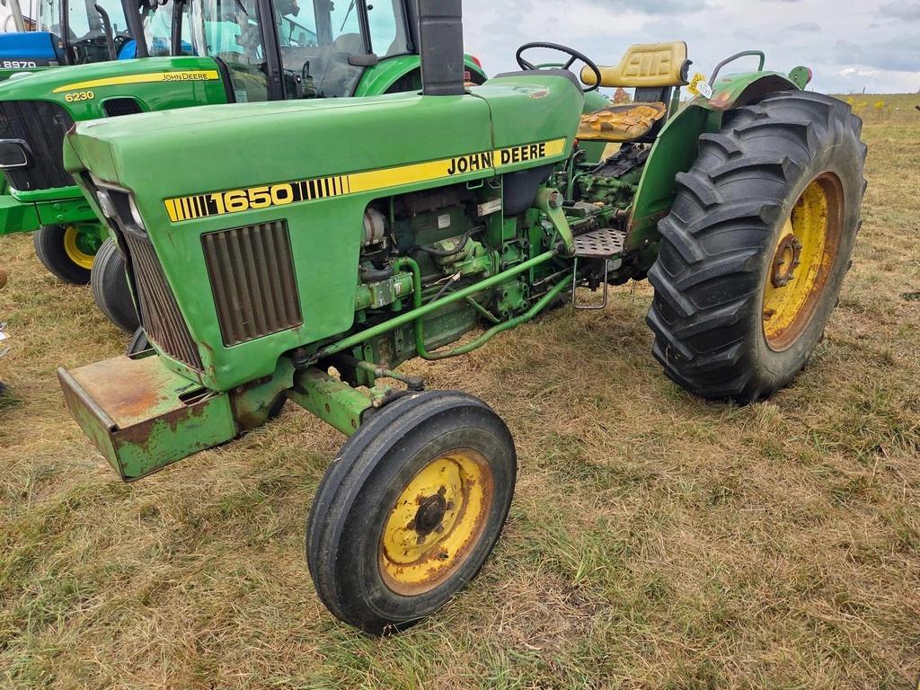 Image of John Deere 1650 Primary image