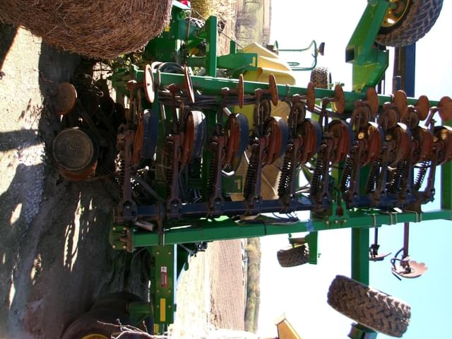 Image of John Deere 1690 equipment image 3