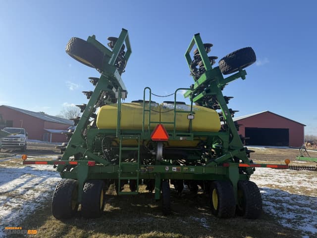 Image of John Deere 1690 equipment image 3