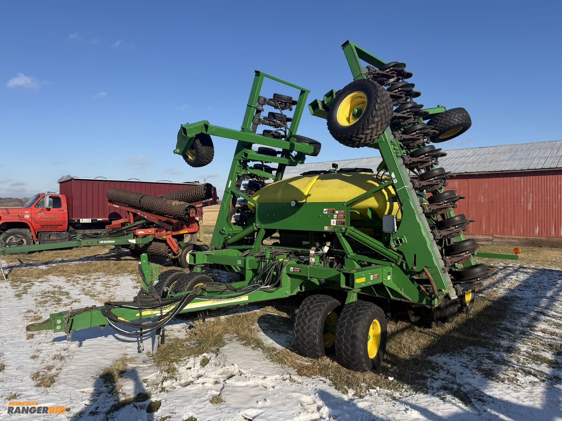 John Deere 1690 Equipment Image0