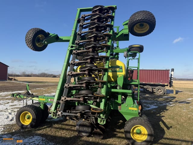 Image of John Deere 1690 equipment image 1