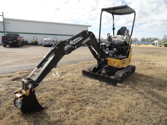 Image of John Deere 17P equipment image 2
