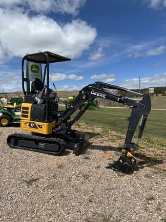 John Deere 17P Equipment Image0