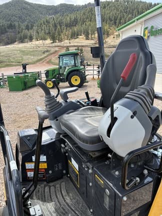 Image of John Deere 17P equipment image 1