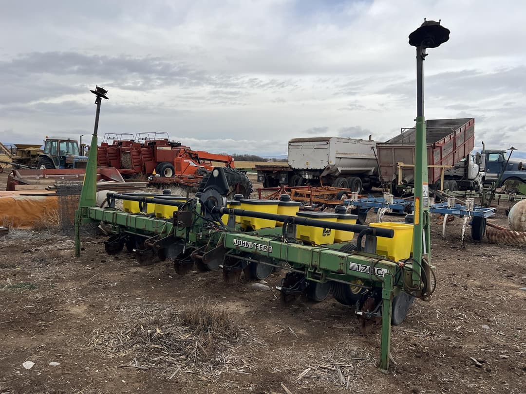 Image of John Deere 1700 Primary image