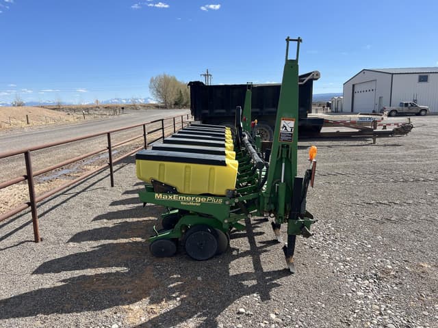 Image of John Deere 1700 equipment image 3