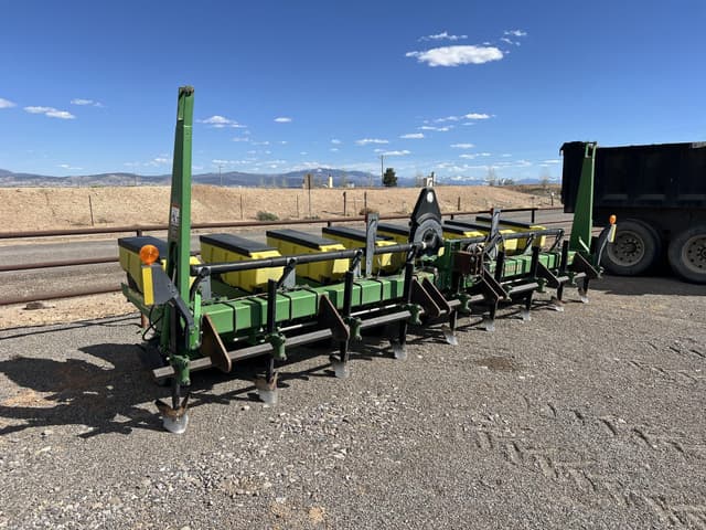 Image of John Deere 1700 equipment image 2