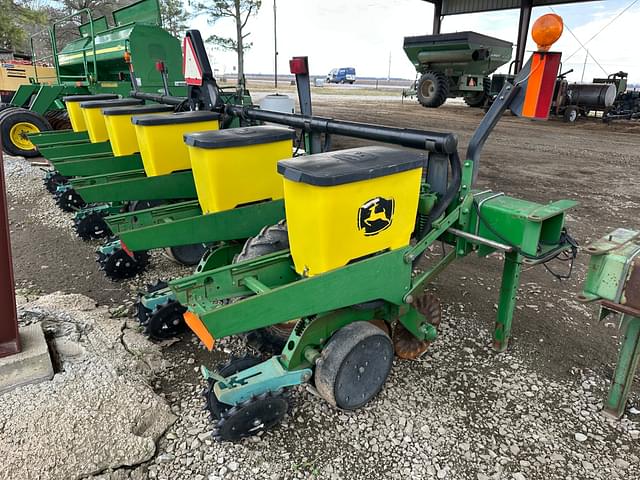 Image of John Deere 1700 equipment image 2