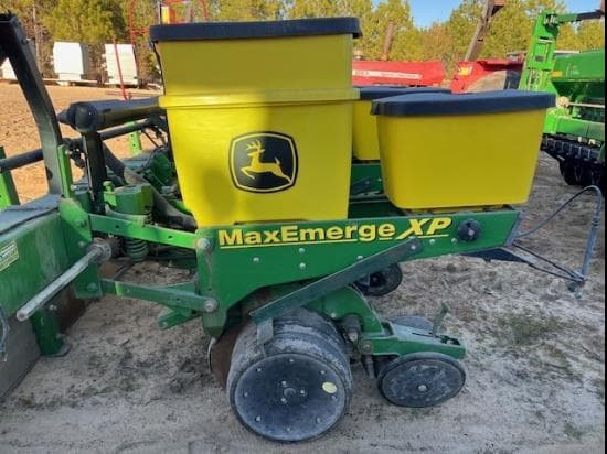 Image of John Deere 1700 equipment image 4