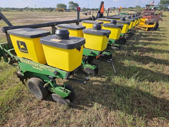 Image of John Deere 1700 equipment image 4