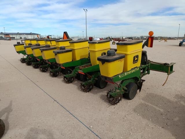 Image of John Deere 1700 equipment image 3