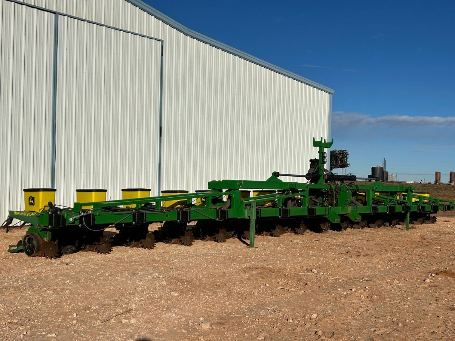 John Deere 1700 Equipment Image0
