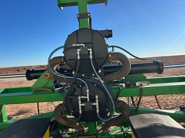 Image of John Deere 1700 equipment image 4