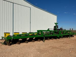 John Deere 1700 Image