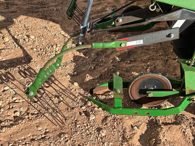 Image of John Deere 1700 equipment image 4