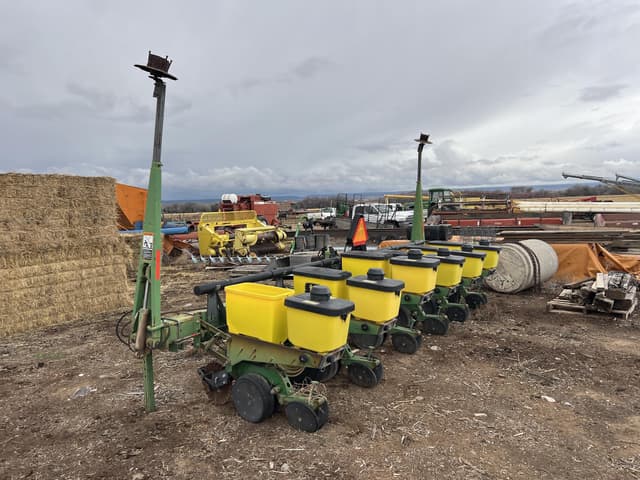 Image of John Deere 1700 equipment image 3