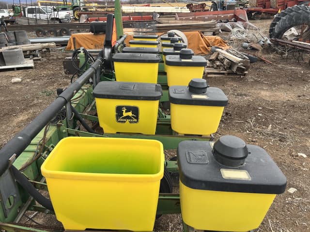 Image of John Deere 1700 equipment image 4