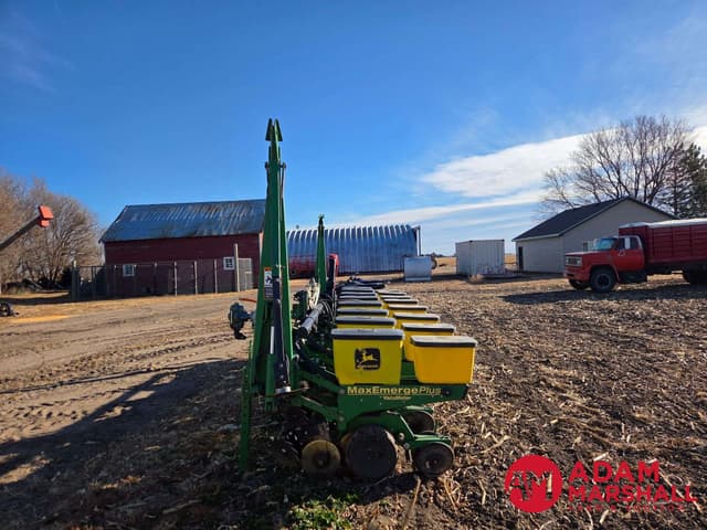 Image of John Deere 1700 equipment image 2