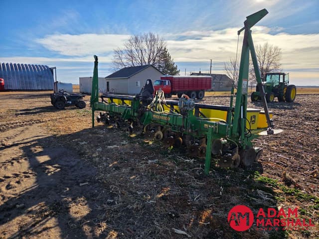Image of John Deere 1700 equipment image 1