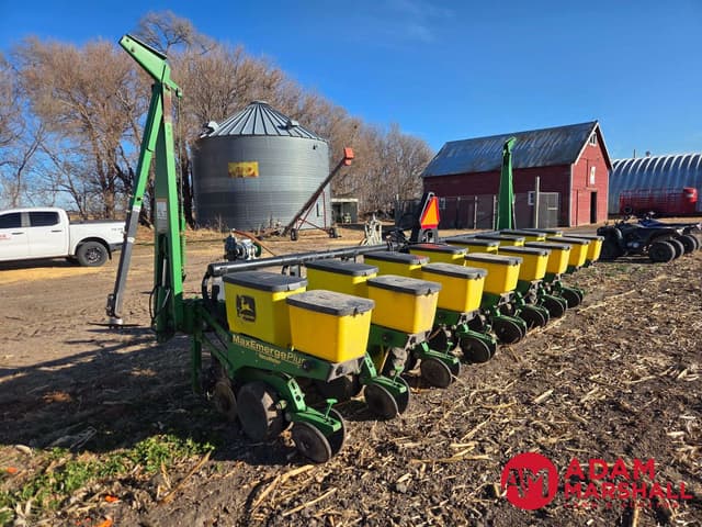 Image of John Deere 1700 equipment image 3