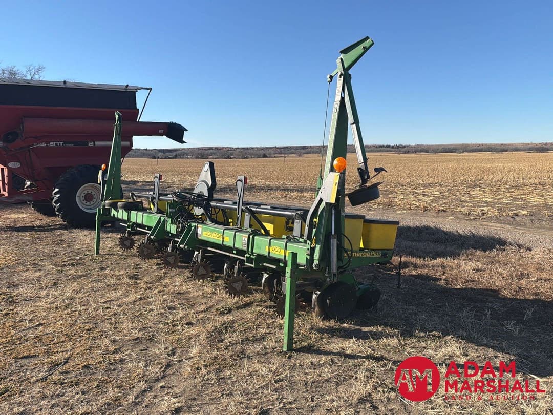 Image of John Deere 1700 Primary image