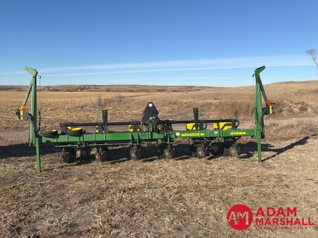 Image of John Deere 1700 equipment image 2