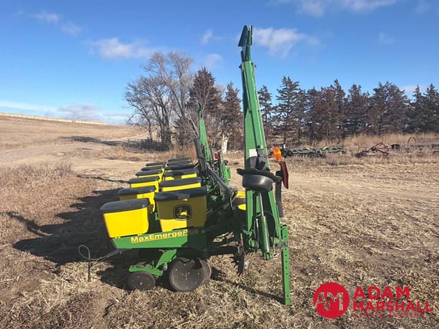 Image of John Deere 1700 equipment image 3
