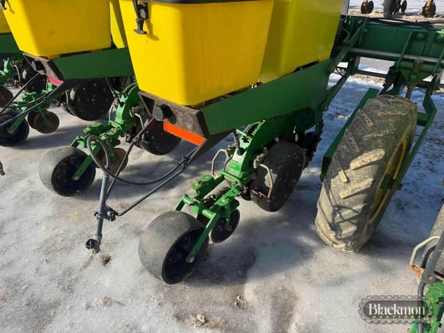 Image of John Deere 1700 equipment image 3