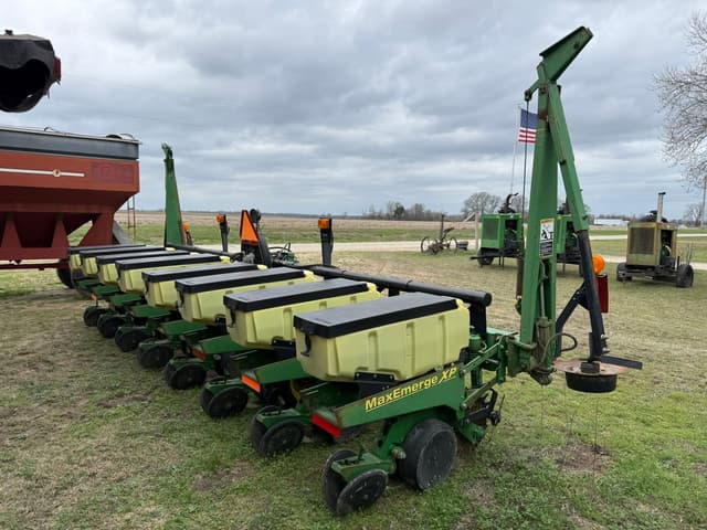 Image of John Deere 1700 equipment image 2