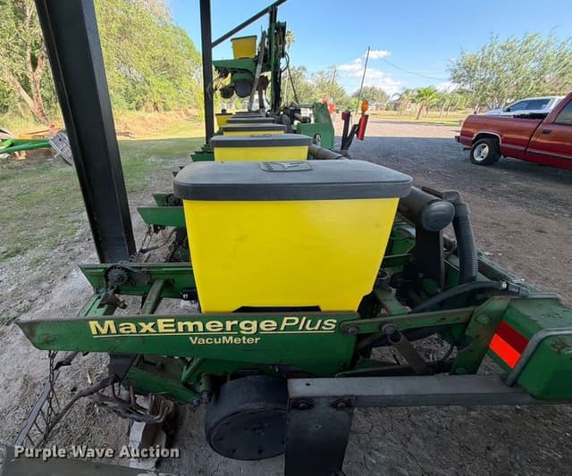 Image of John Deere 1700 equipment image 3