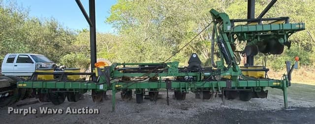 Image of John Deere 1700 equipment image 1