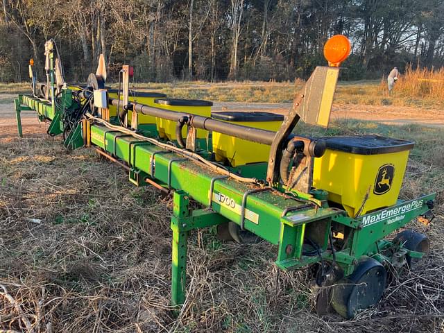 Image of John Deere 1700 equipment image 4