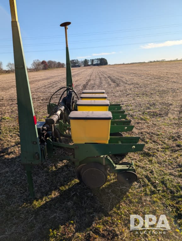 Image of John Deere 1700 equipment image 4