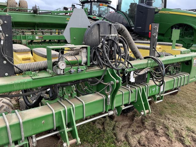 Image of John Deere 1705 equipment image 4