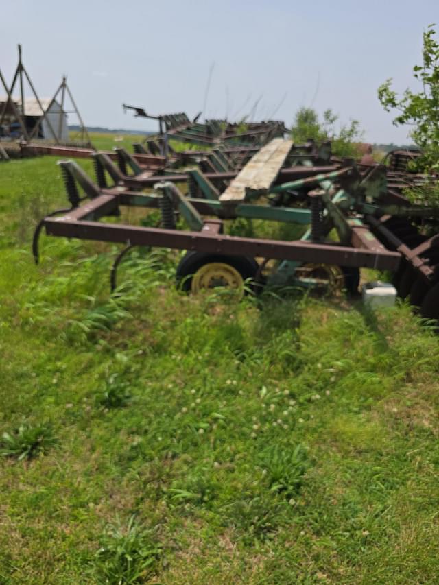 Image of John Deere 1710 equipment image 3