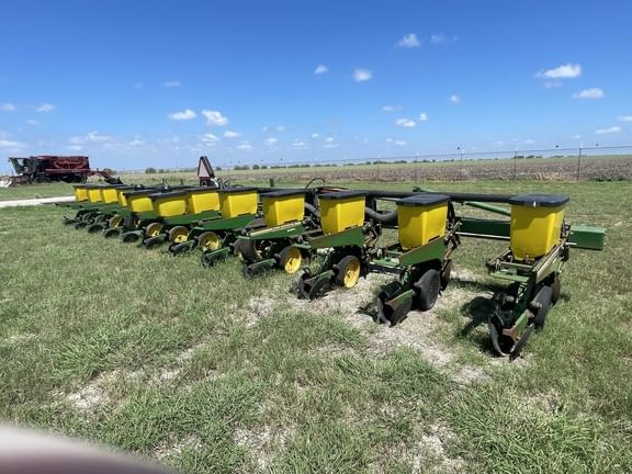 Main image John Deere 7300