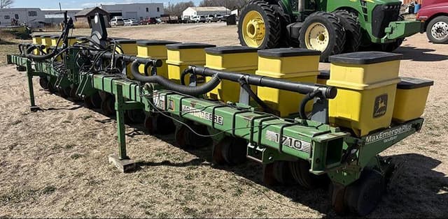 Image of John Deere 1710 equipment image 1