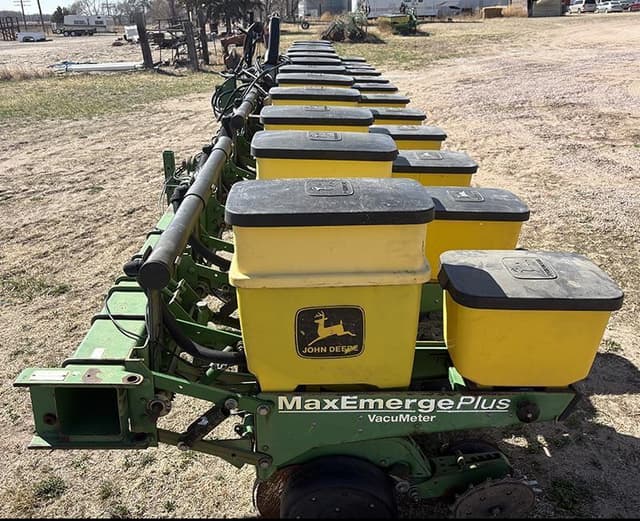 Image of John Deere 1710 equipment image 4